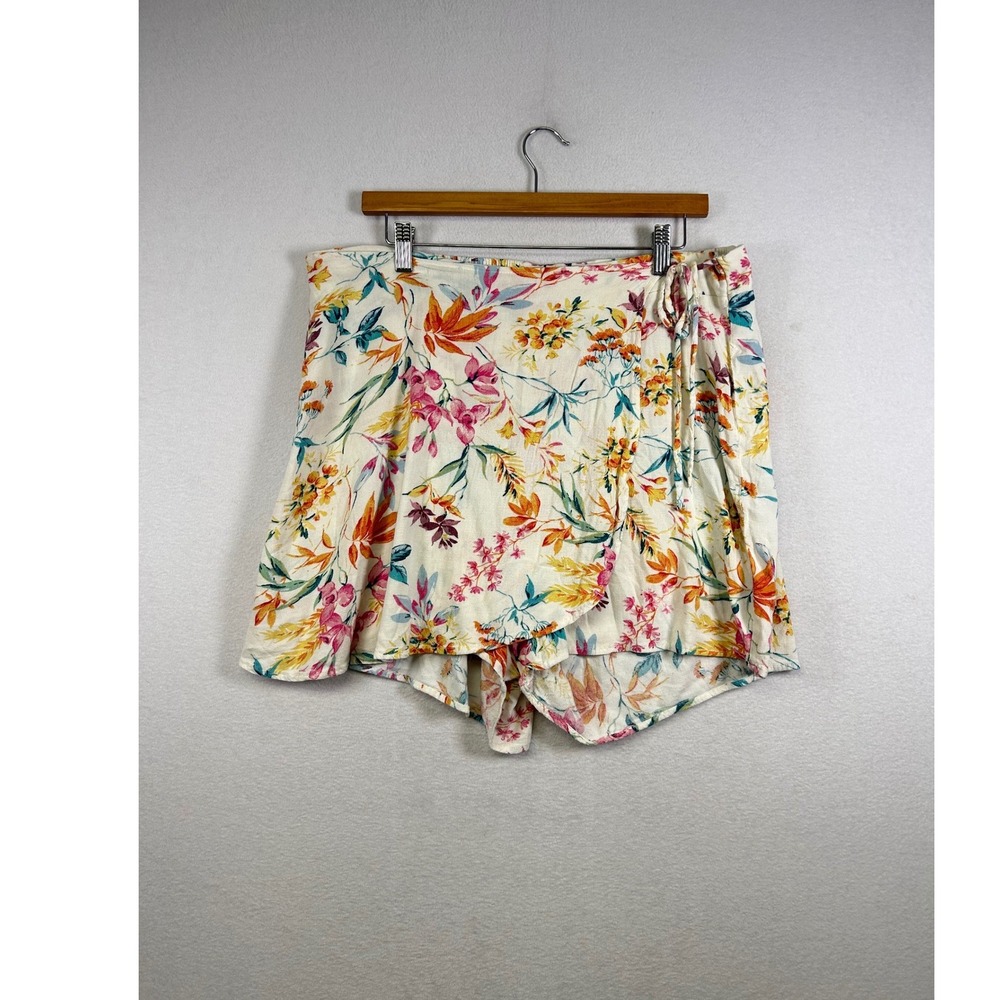 Torrid Floral Wrap Front Skort Women 1 XL Multicolor Tropical Rayon Shorts Skirt